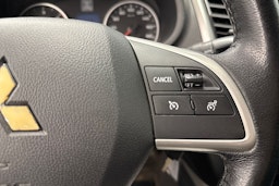 harmaa Mitsubishi L200 2016 kuva 16.