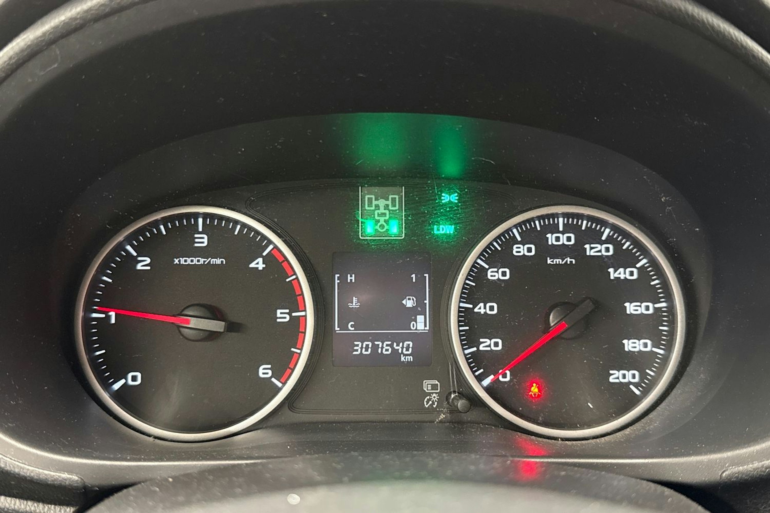 harmaa Mitsubishi L200 2016 kuva 17.