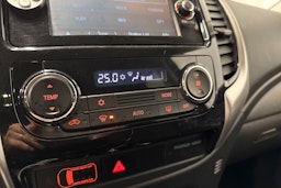 harmaa Mitsubishi L200 2016 kuva 21.