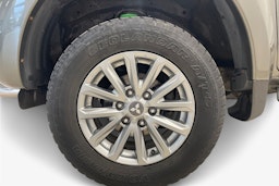 Vihreä Mitsubishi L200 2016 kuva 11.
