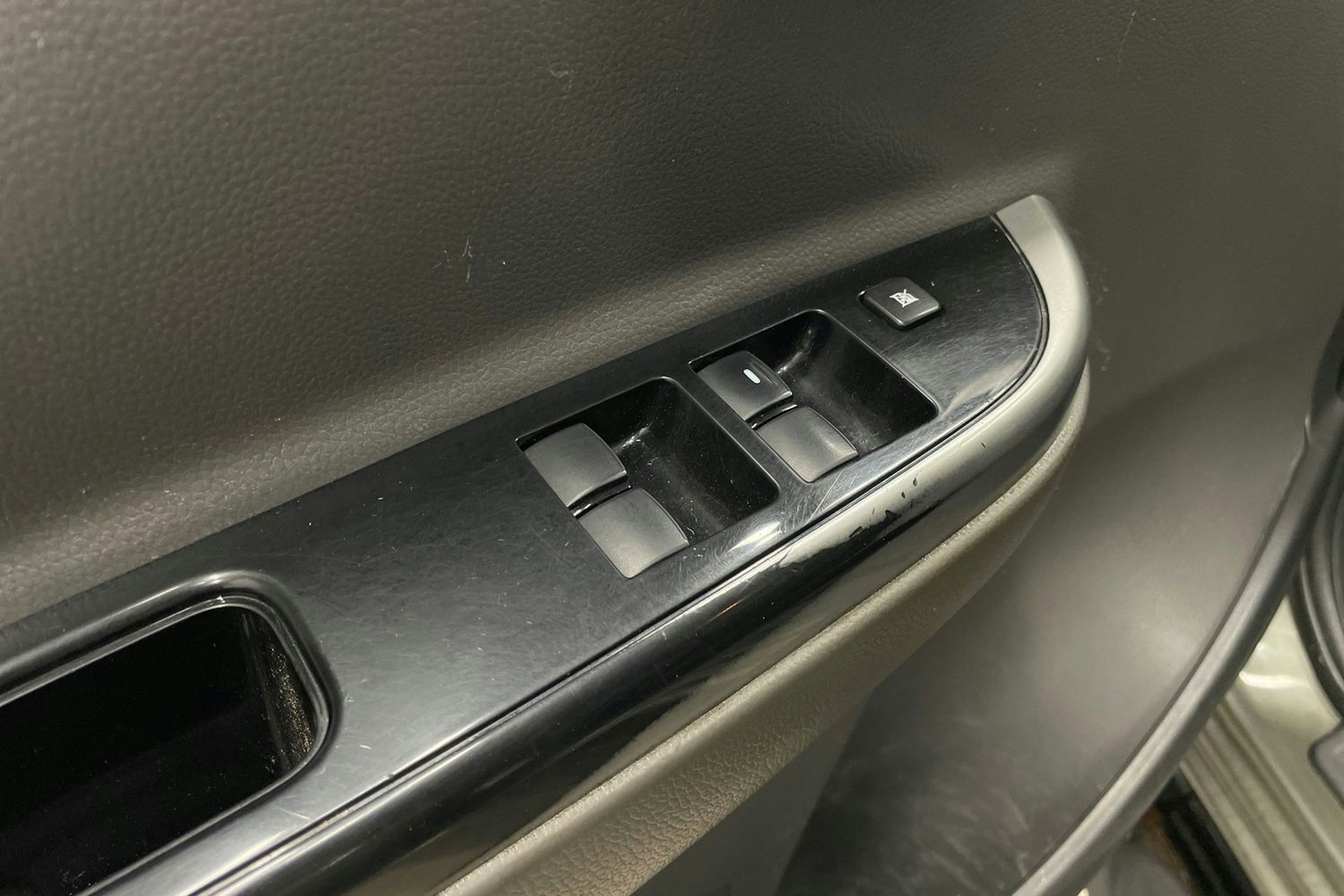 Vihreä Mitsubishi L200 2016 kuva 14.