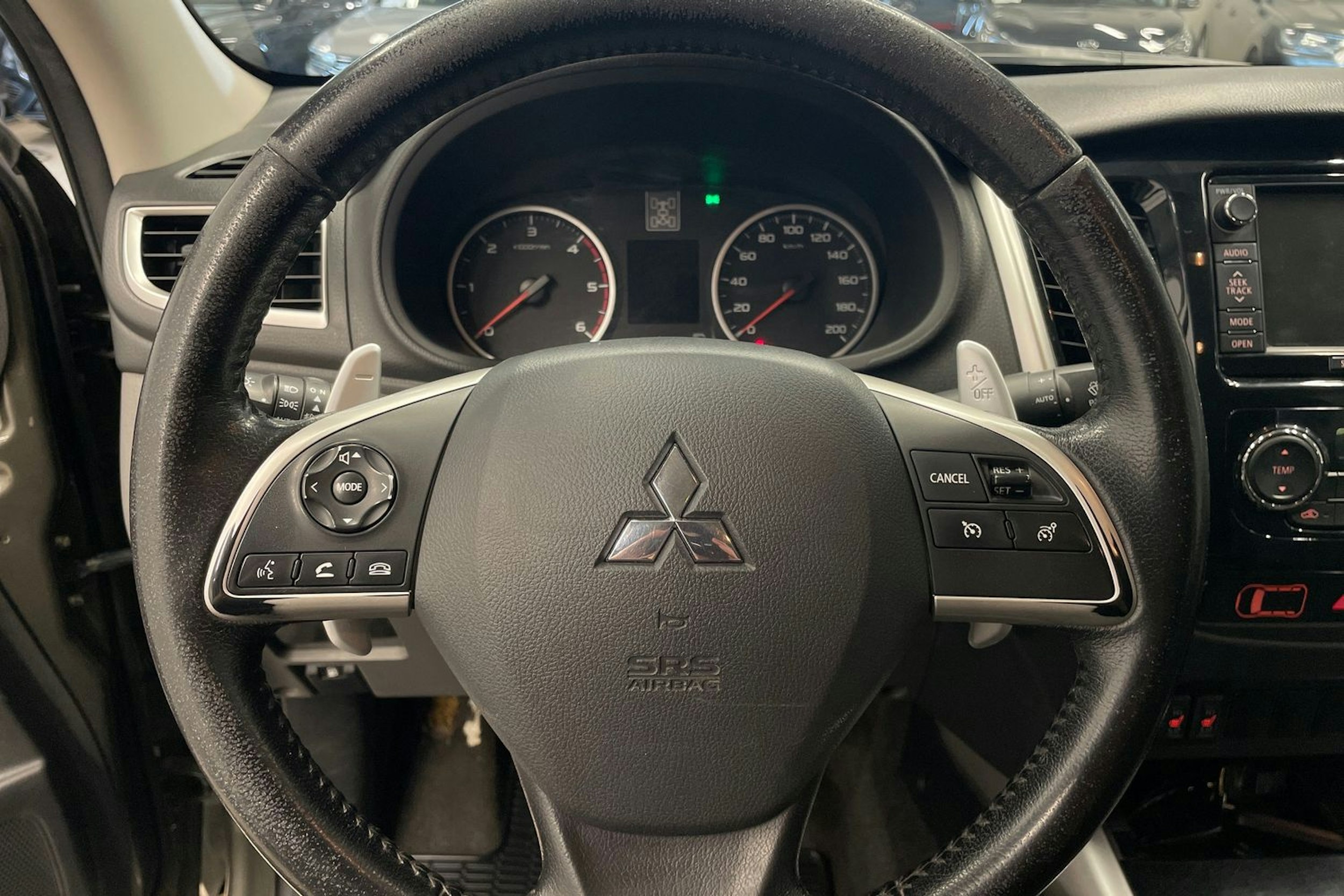 Vihreä Mitsubishi L200 2016 kuva 16.