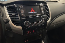 Vihreä Mitsubishi L200 2016 kuva 20.