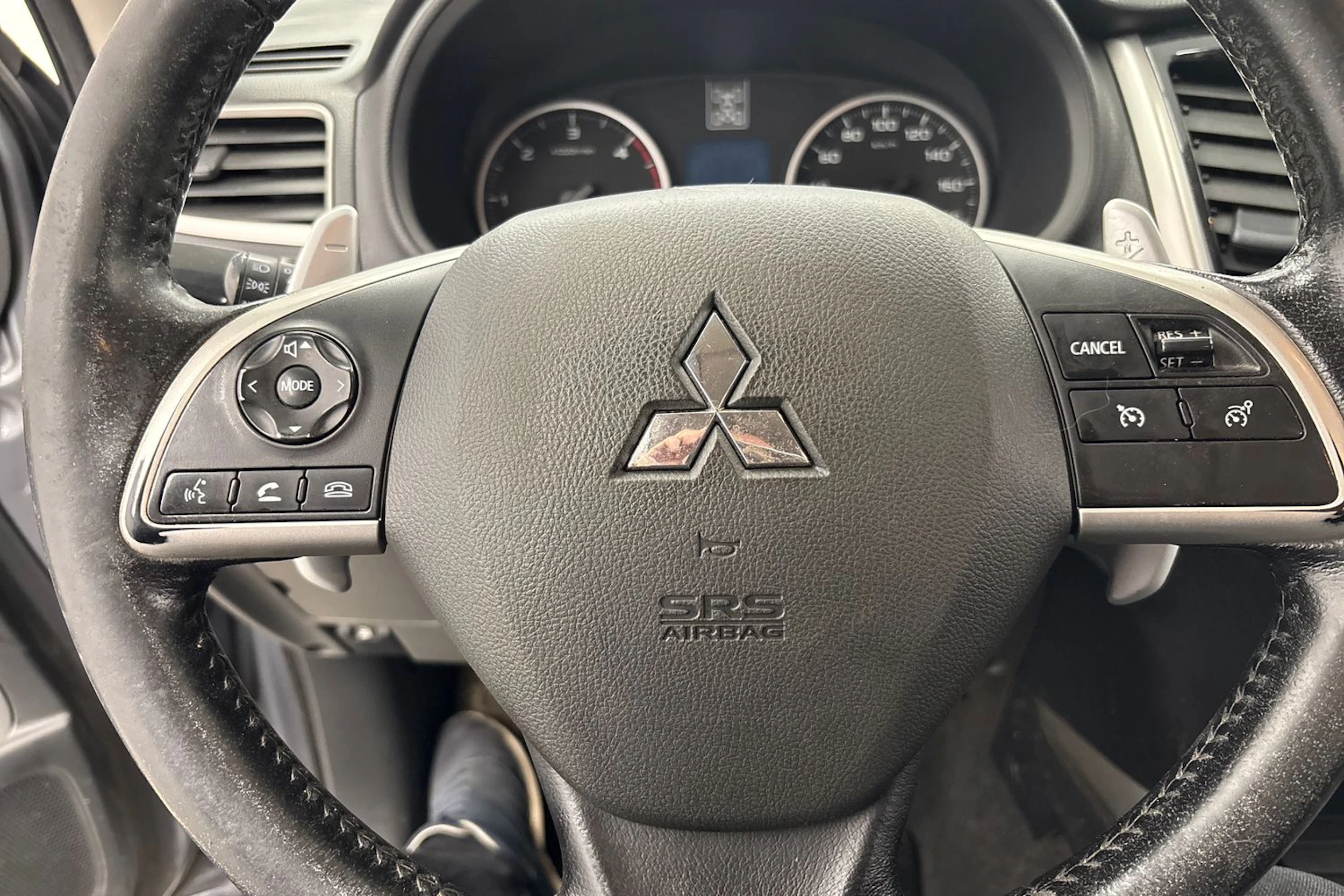 hopea Mitsubishi L200 2016 kuva 28.