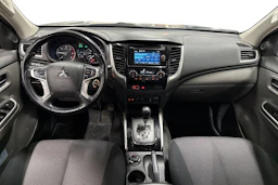 vihreä Mitsubishi L200 2017 kuva 3.