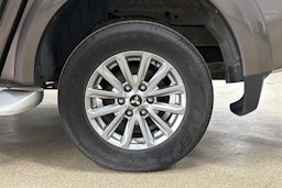 met. ruskea (beige) Mitsubishi L200 2017 kuva 9.