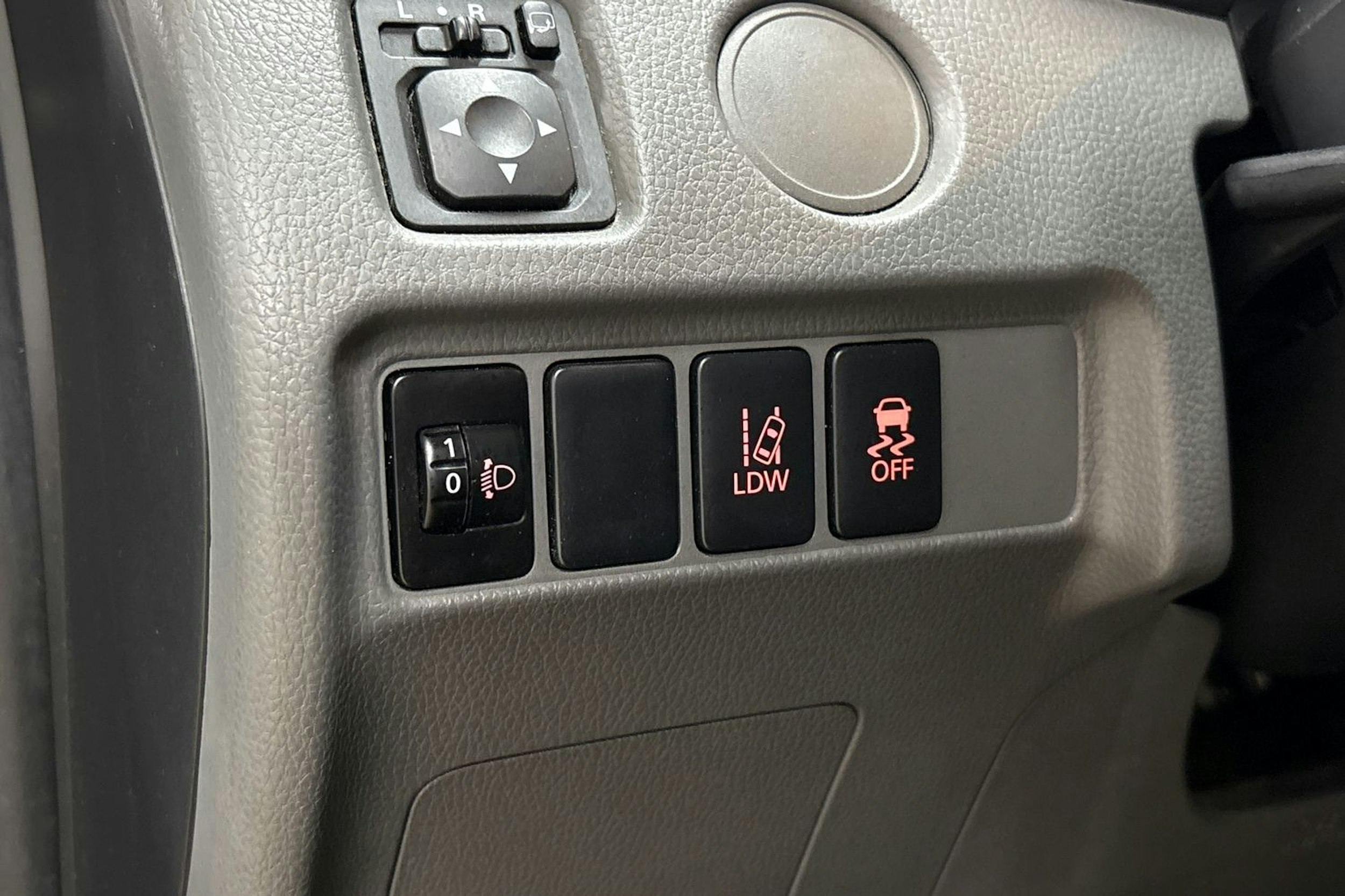met. ruskea (beige) Mitsubishi L200 2017 kuva 15.