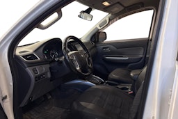 valkoinen Mitsubishi L200 2017 kuva 3.