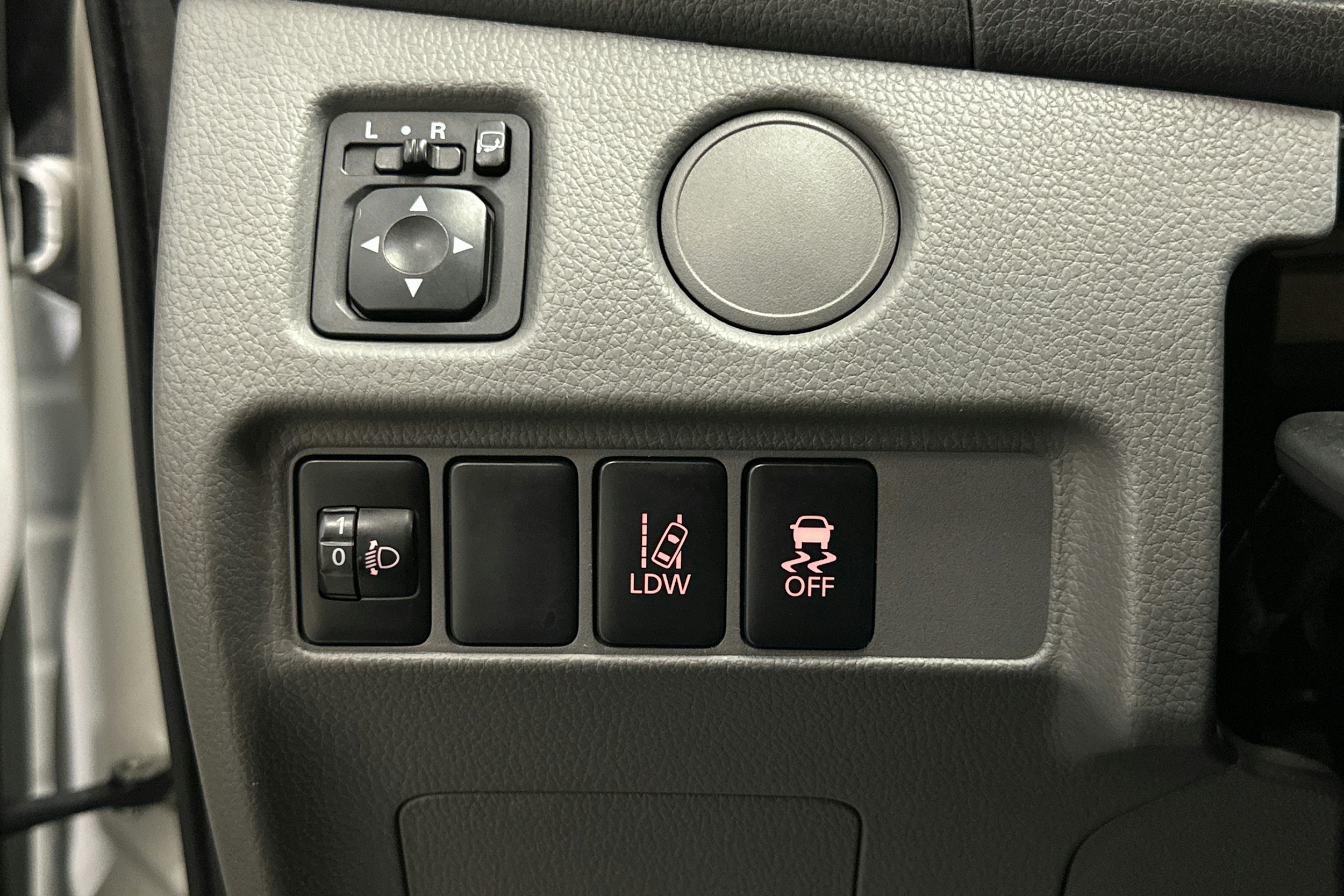 valkoinen Mitsubishi L200 2017 kuva 11.