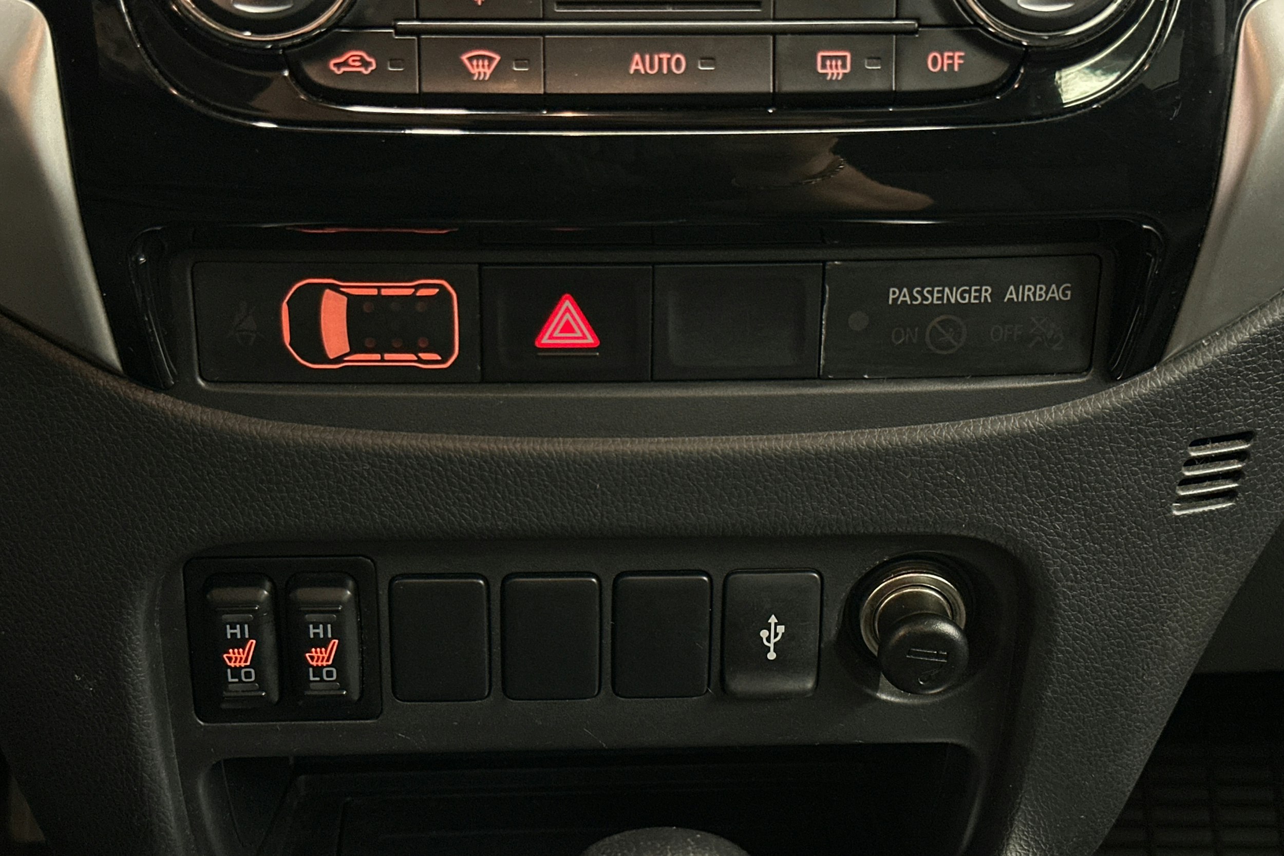 valkoinen Mitsubishi L200 2017 kuva 20.