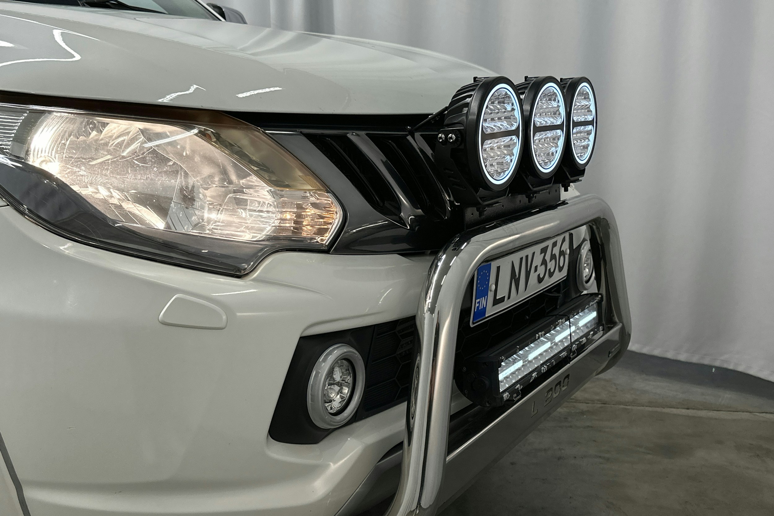 valkoinen Mitsubishi L200 2017 kuva 26.
