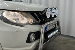 valkoinen Mitsubishi L200 2017 kuva 26.