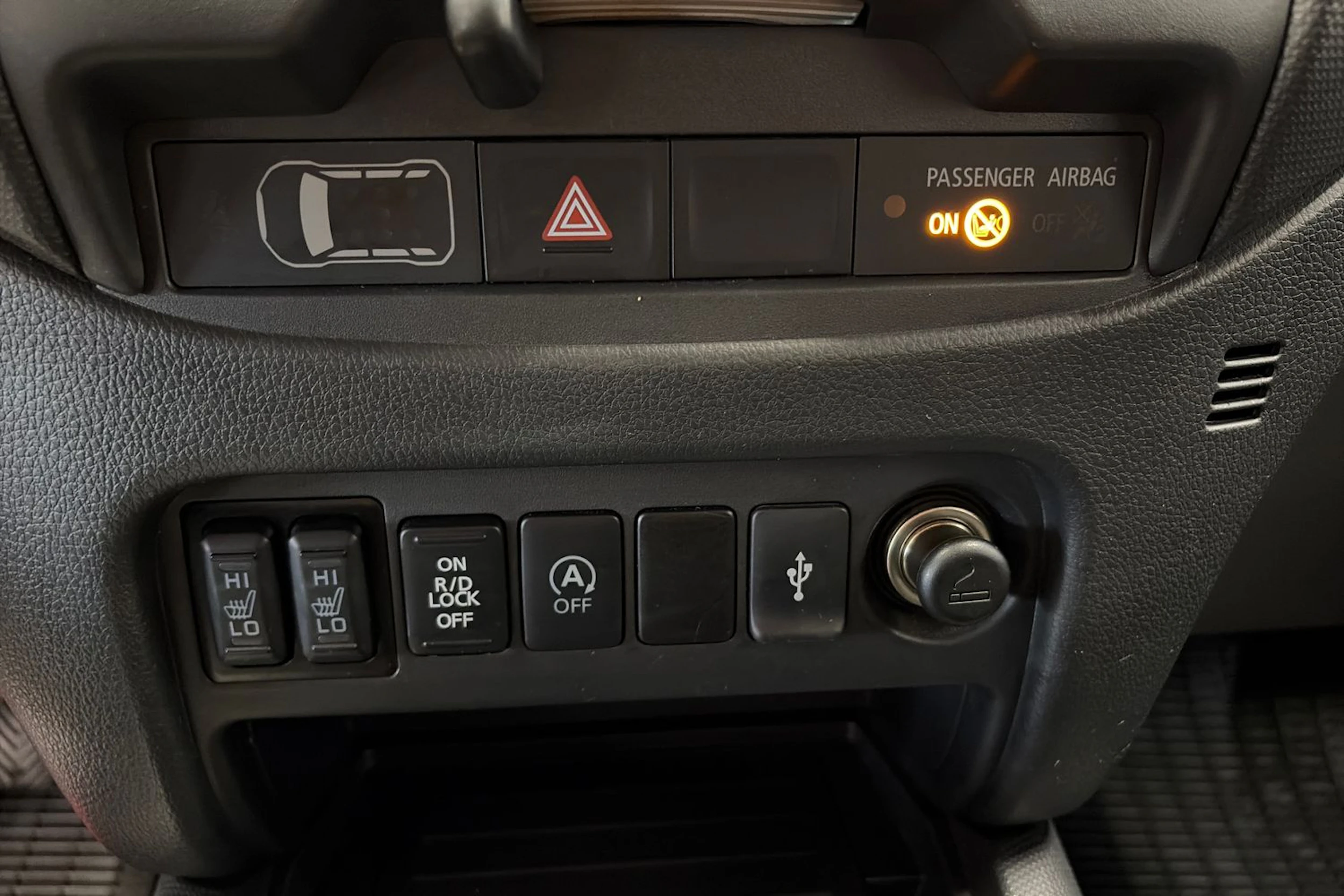 valkoinen Mitsubishi L200 2016 kuva 22.