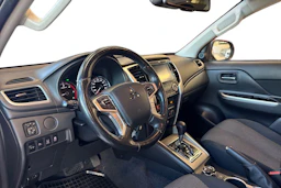 oranssi Mitsubishi L200 2019 kuva 3.