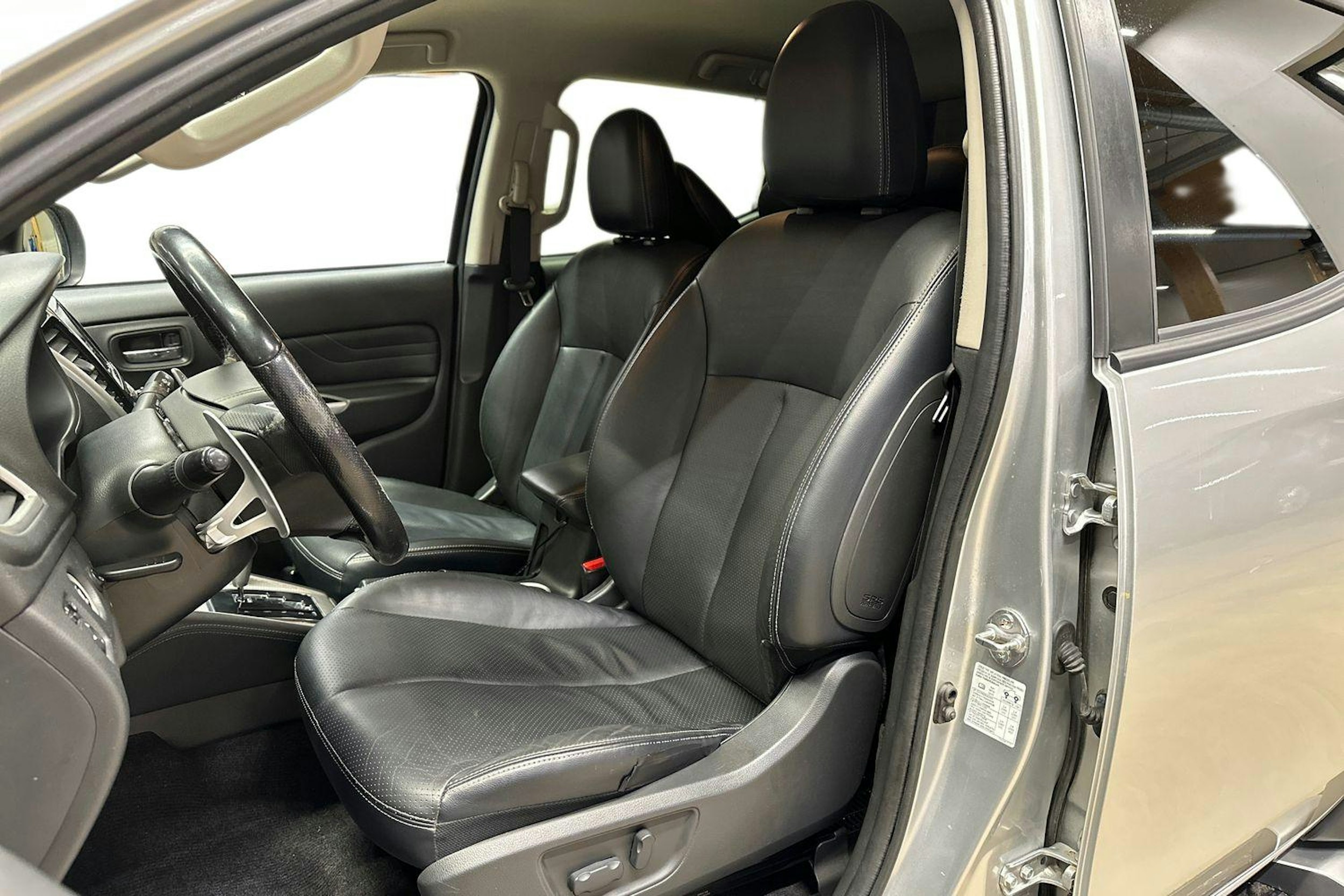 hopea Mitsubishi L200 2019 kuva 8.