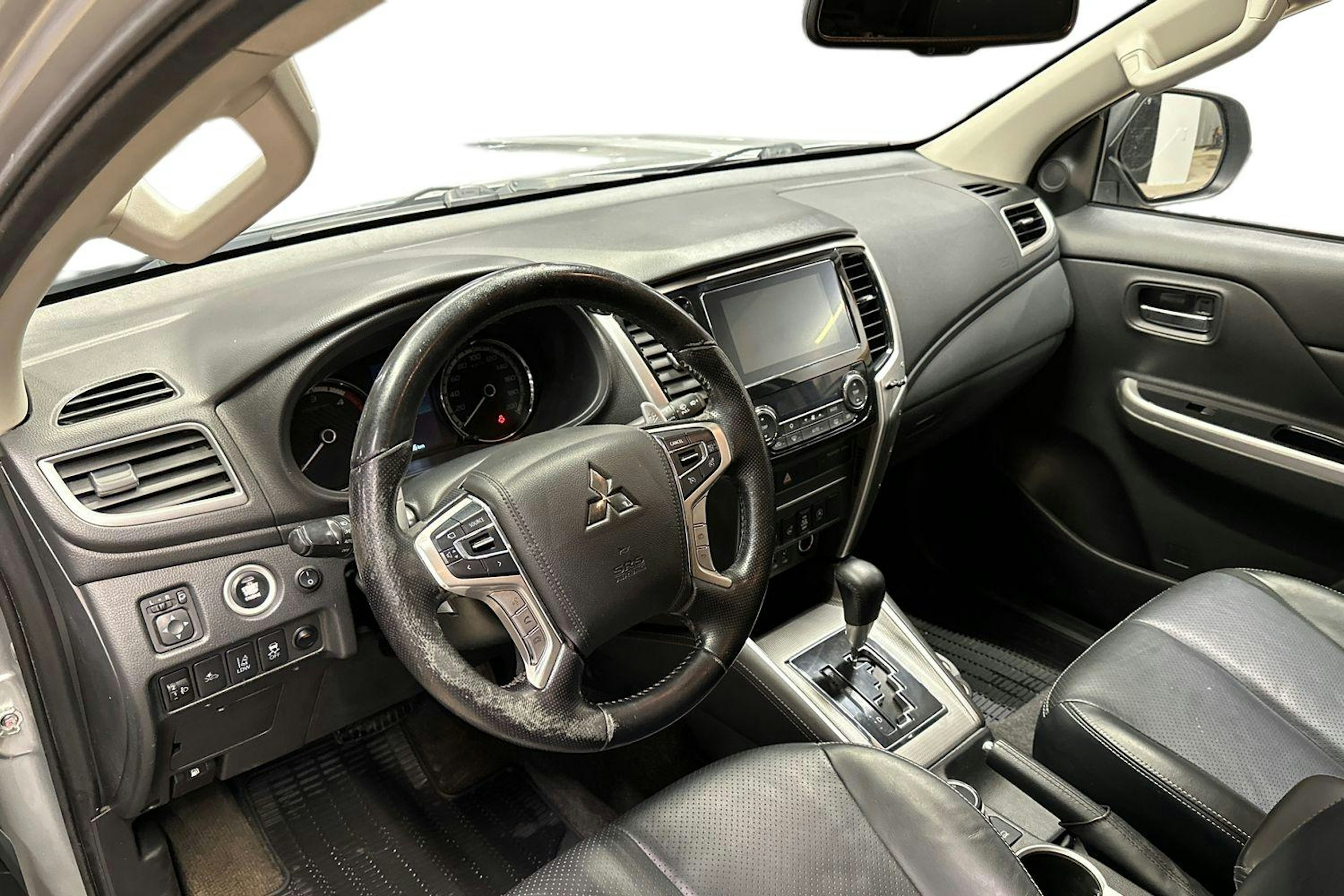 hopea Mitsubishi L200 2019 kuva 9.