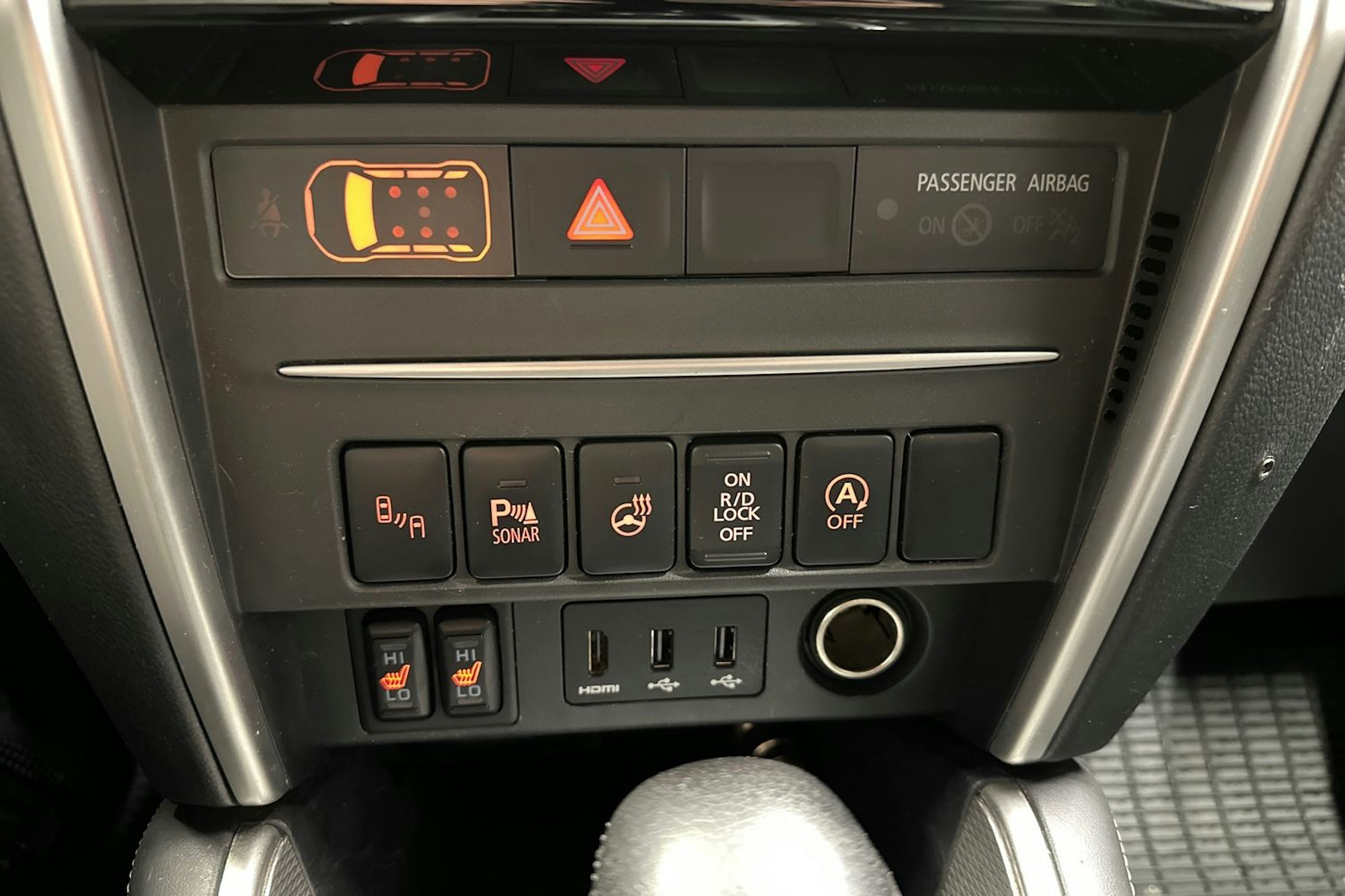 hopea Mitsubishi L200 2019 kuva 18.