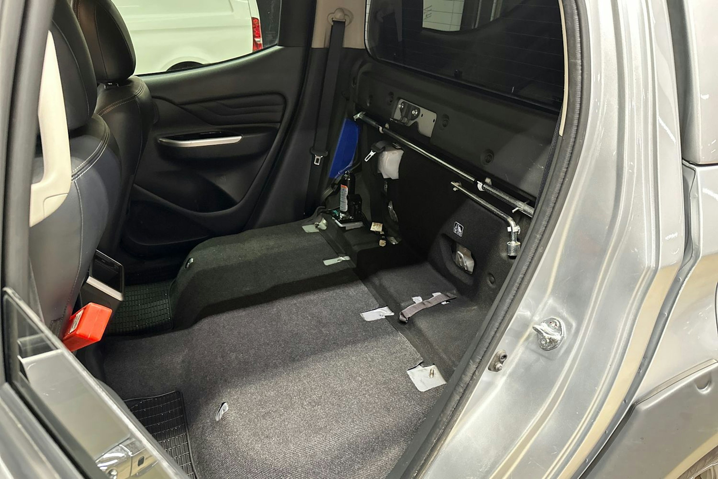 hopea Mitsubishi L200 2019 kuva 24.