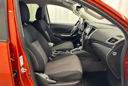 oranssi Mitsubishi L200 2020 kuva 18.