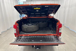 oranssi Mitsubishi L200 2020 kuva 20.