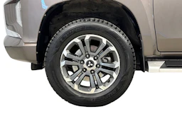 ruskea (beige) Mitsubishi L200 2020 kuva 6.