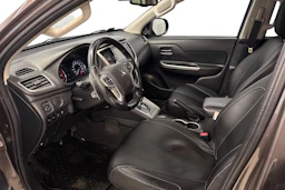 ruskea (beige) Mitsubishi L200 2020 kuva 7.