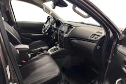 ruskea (beige) Mitsubishi L200 2020 kuva 8.