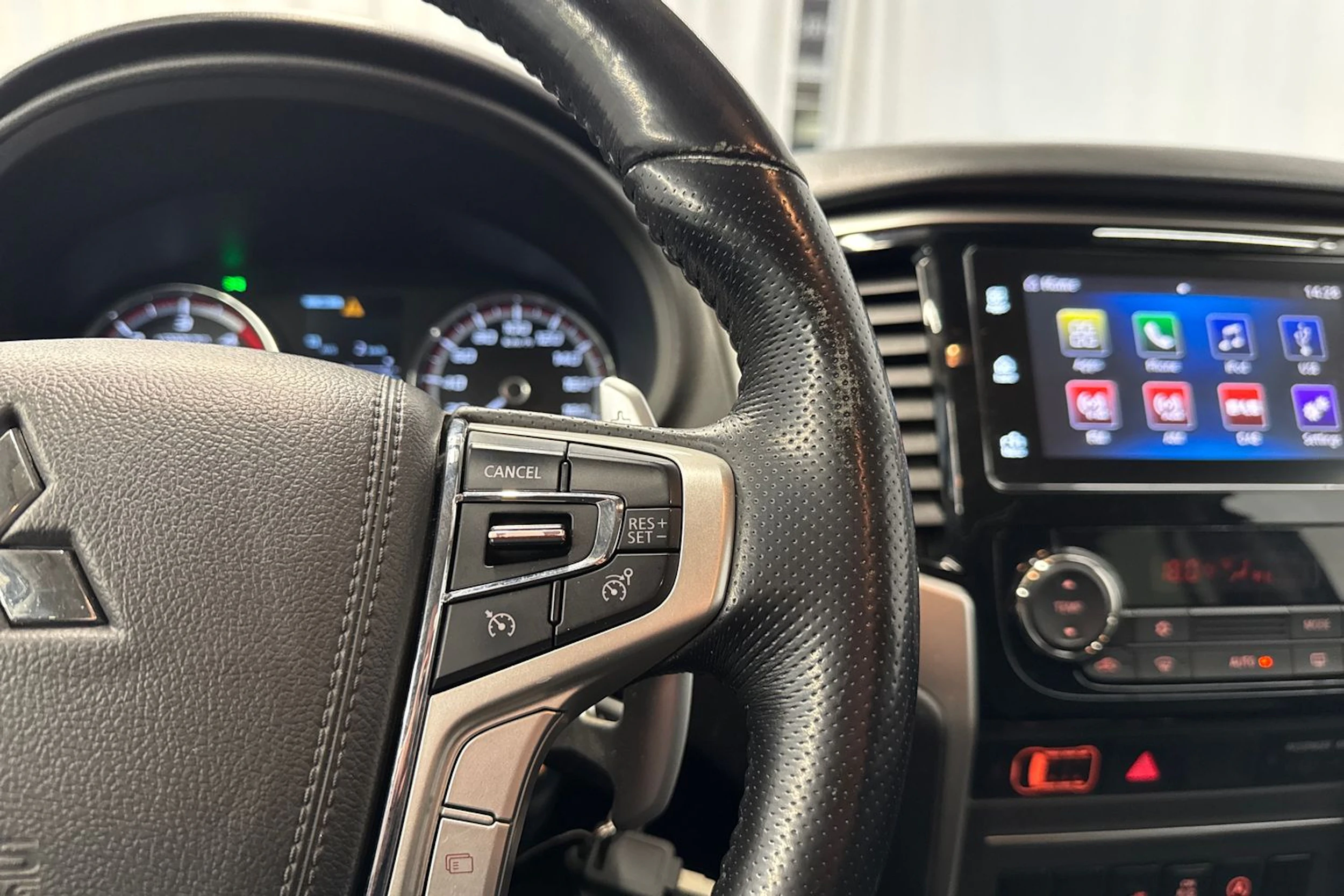 ruskea (beige) Mitsubishi L200 2020 kuva 12.