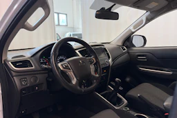 Valkoinen Mitsubishi L200 2021 kuva 11.