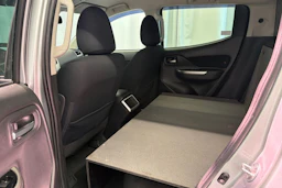 harmaa Mitsubishi L200 2021 kuva 24.