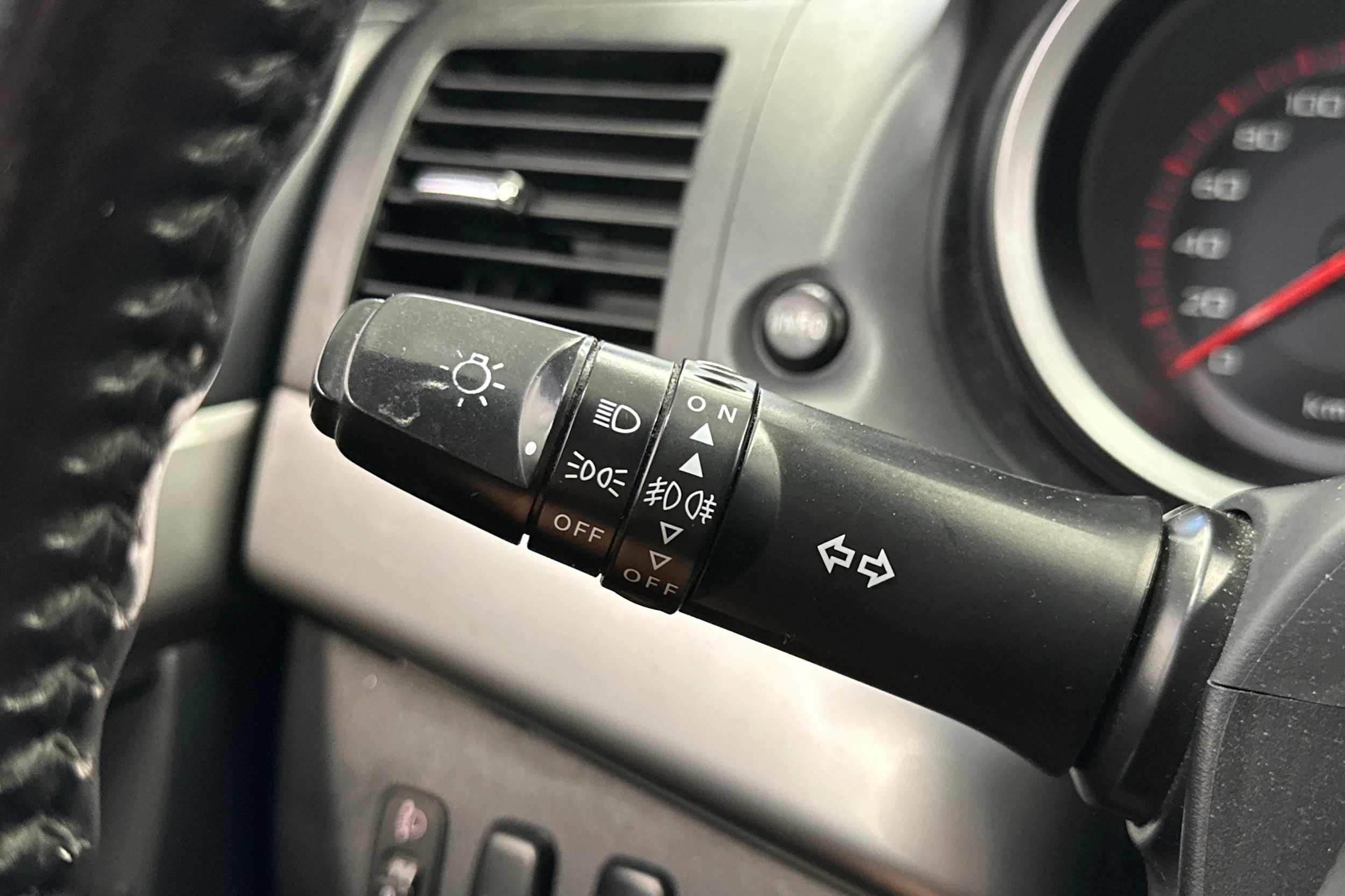 punainen Mitsubishi Lancer 2008 kuva 19.