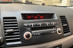 harmaa Mitsubishi Lancer 2011 kuva 13.