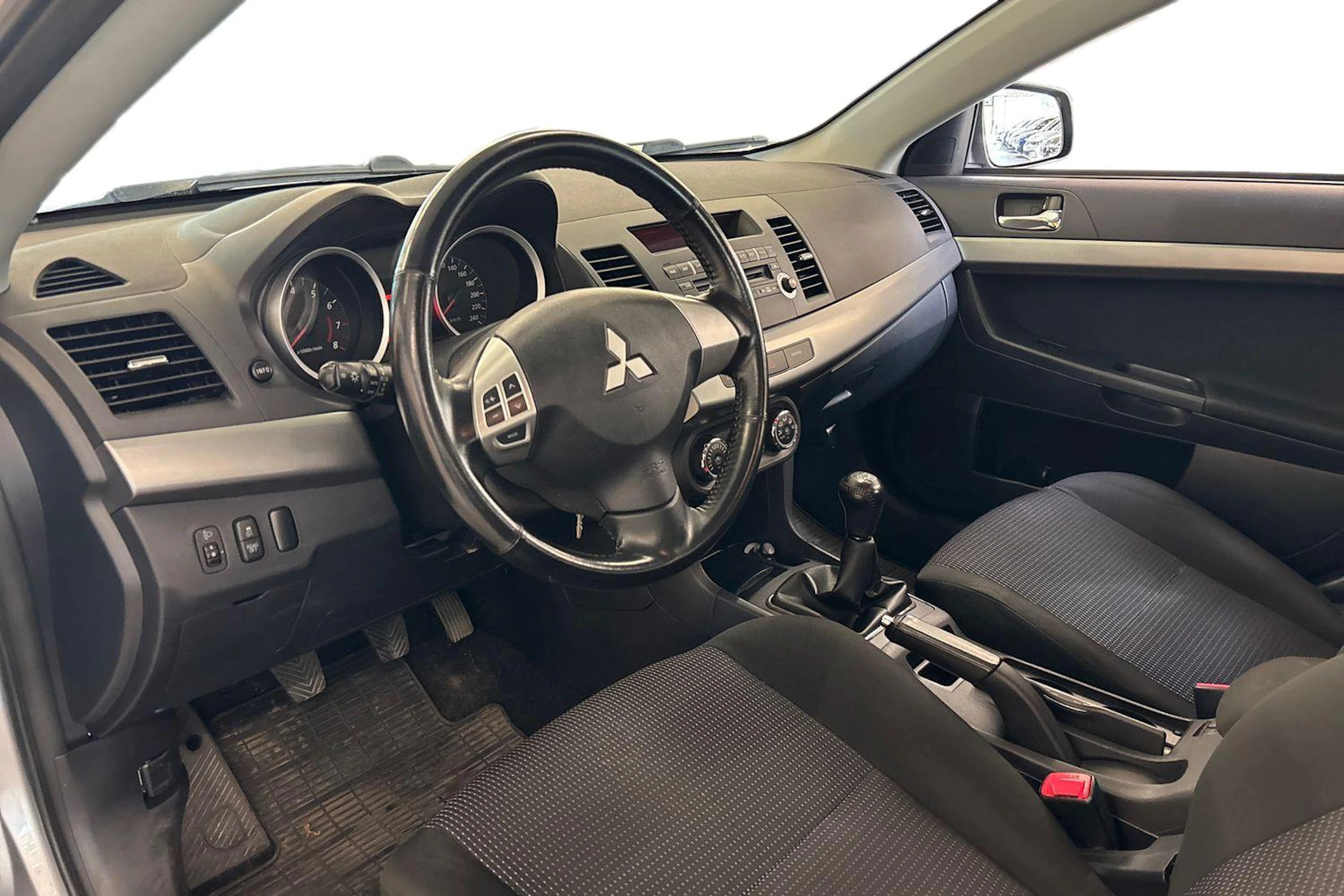 Harmaa Mitsubishi LANCER 2011 kuva 3.