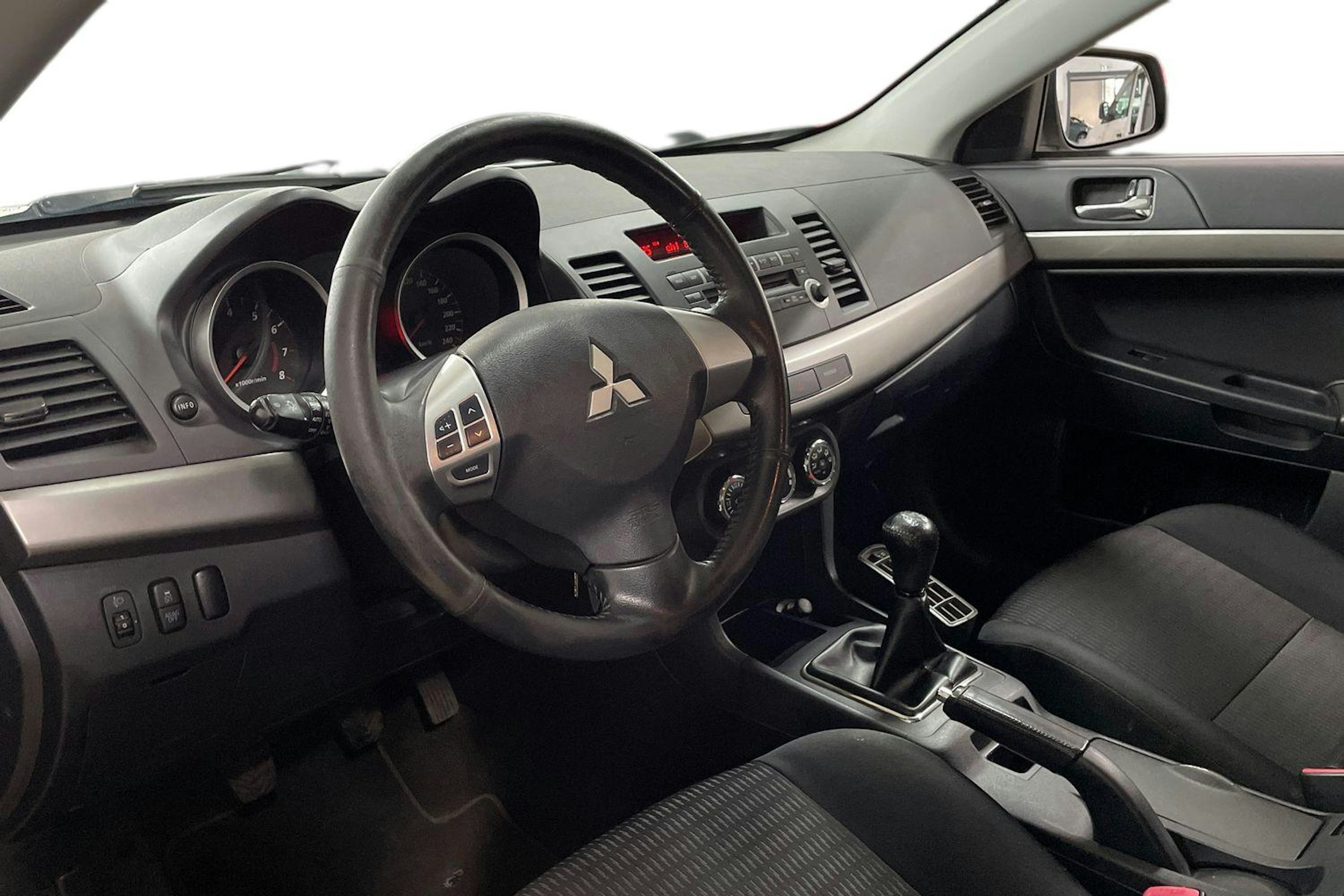 Harmaa Mitsubishi LANCER 2012 kuva 7.