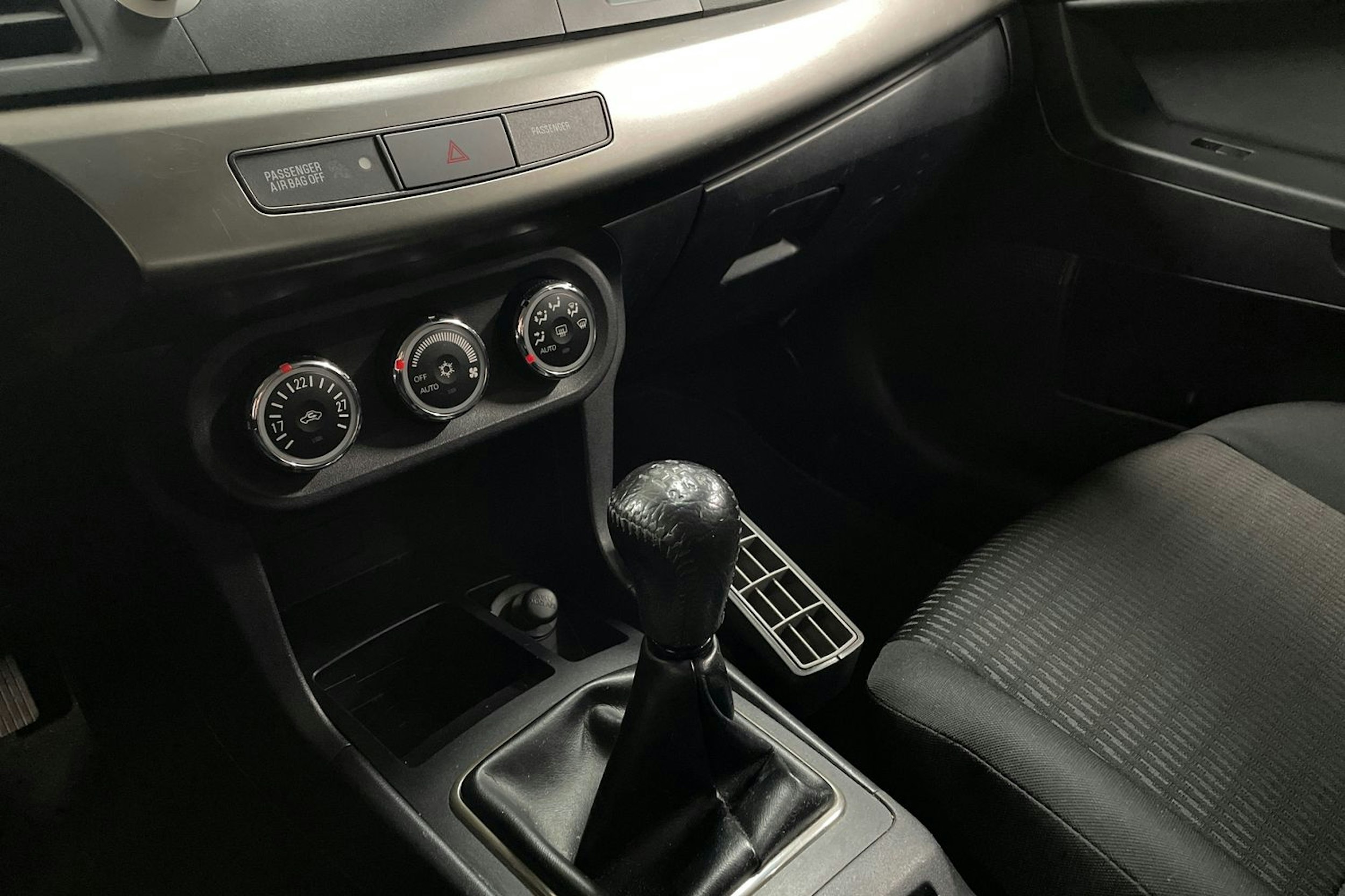 Harmaa Mitsubishi LANCER 2012 kuva 17.