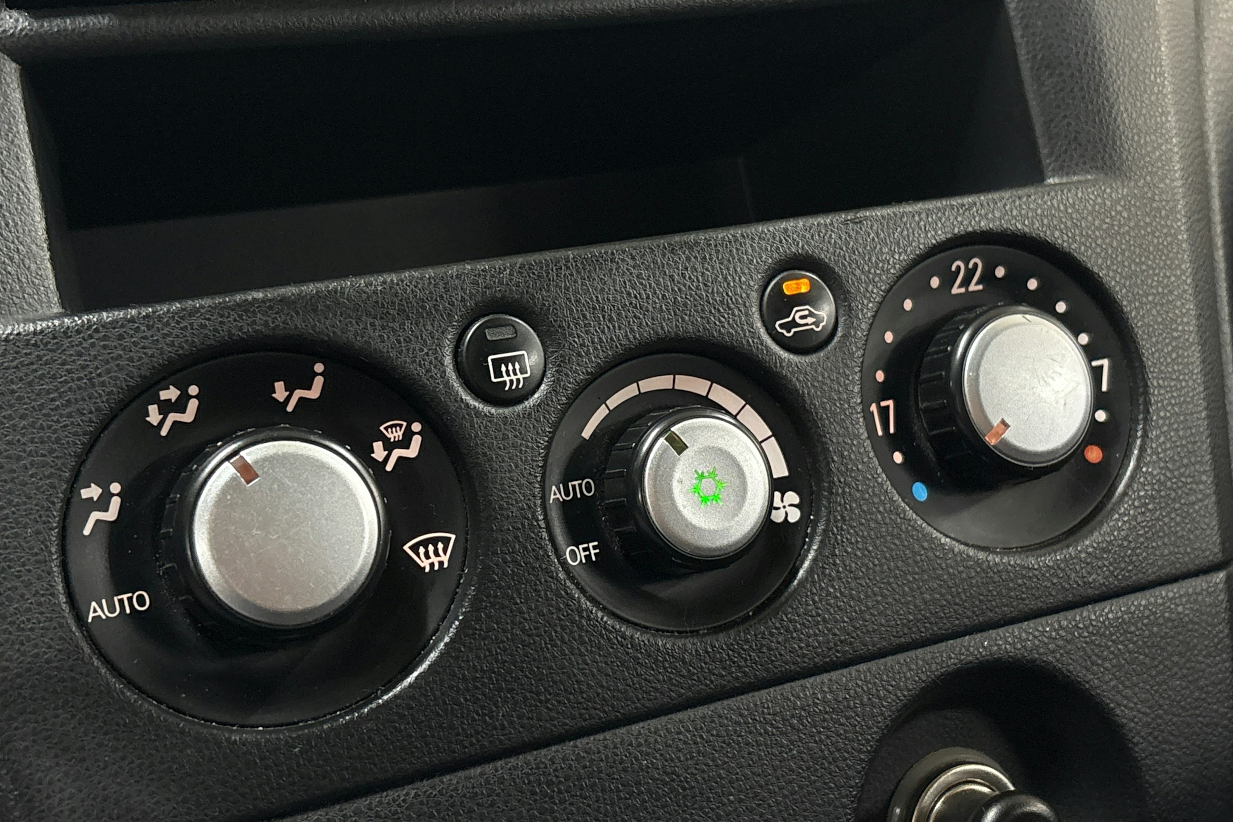 Musta Mitsubishi Outlander 2006 kuva 18.