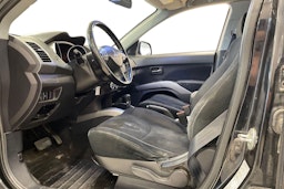 Musta Mitsubishi Outlander 2009 kuva 3.