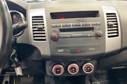 Musta Mitsubishi Outlander 2009 kuva 18.