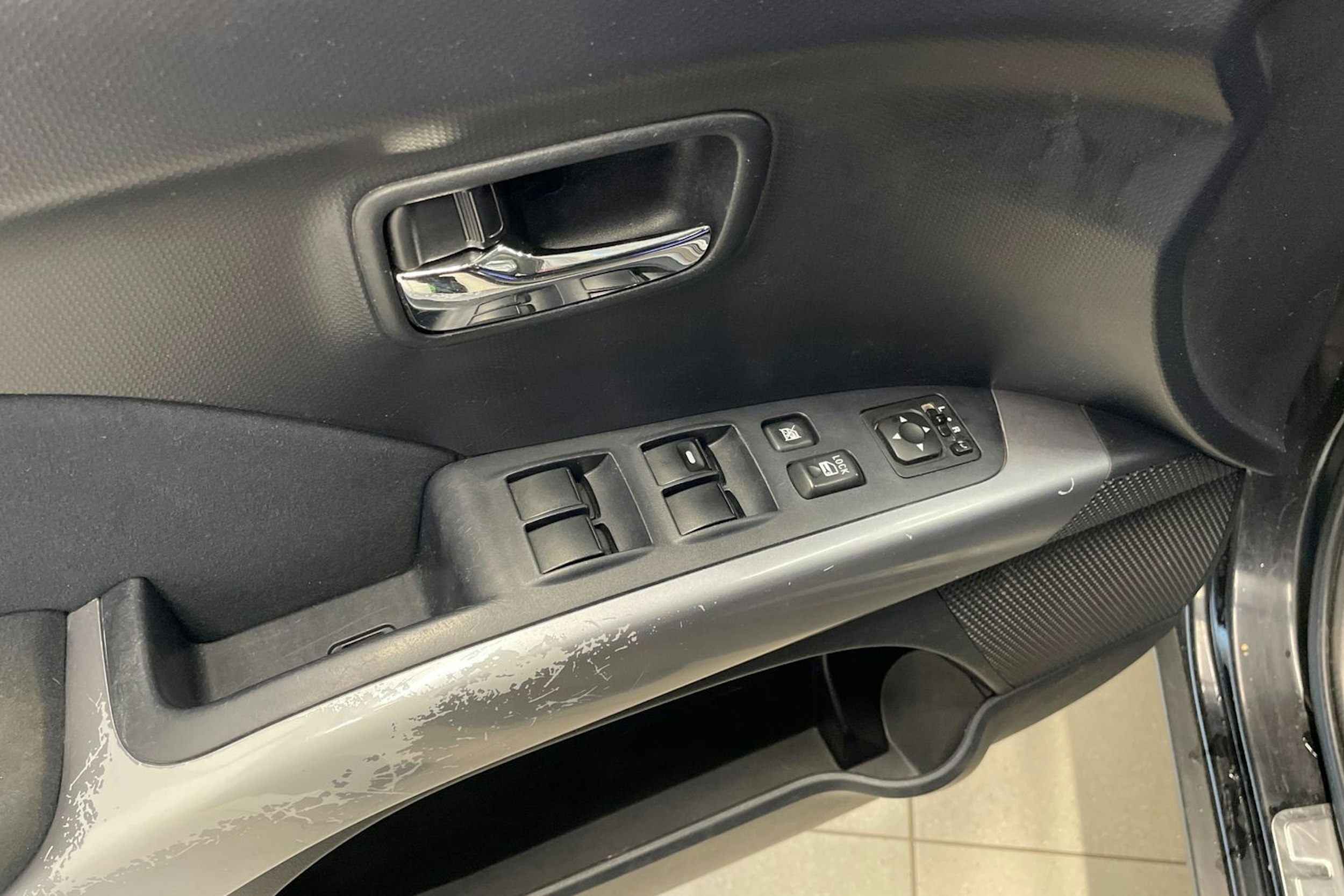Musta Mitsubishi Outlander 2009 kuva 19.
