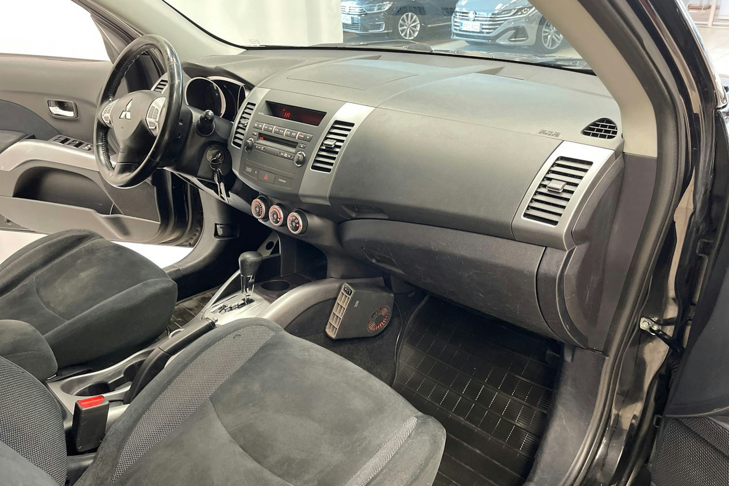 Musta Mitsubishi Outlander 2009 kuva 22.