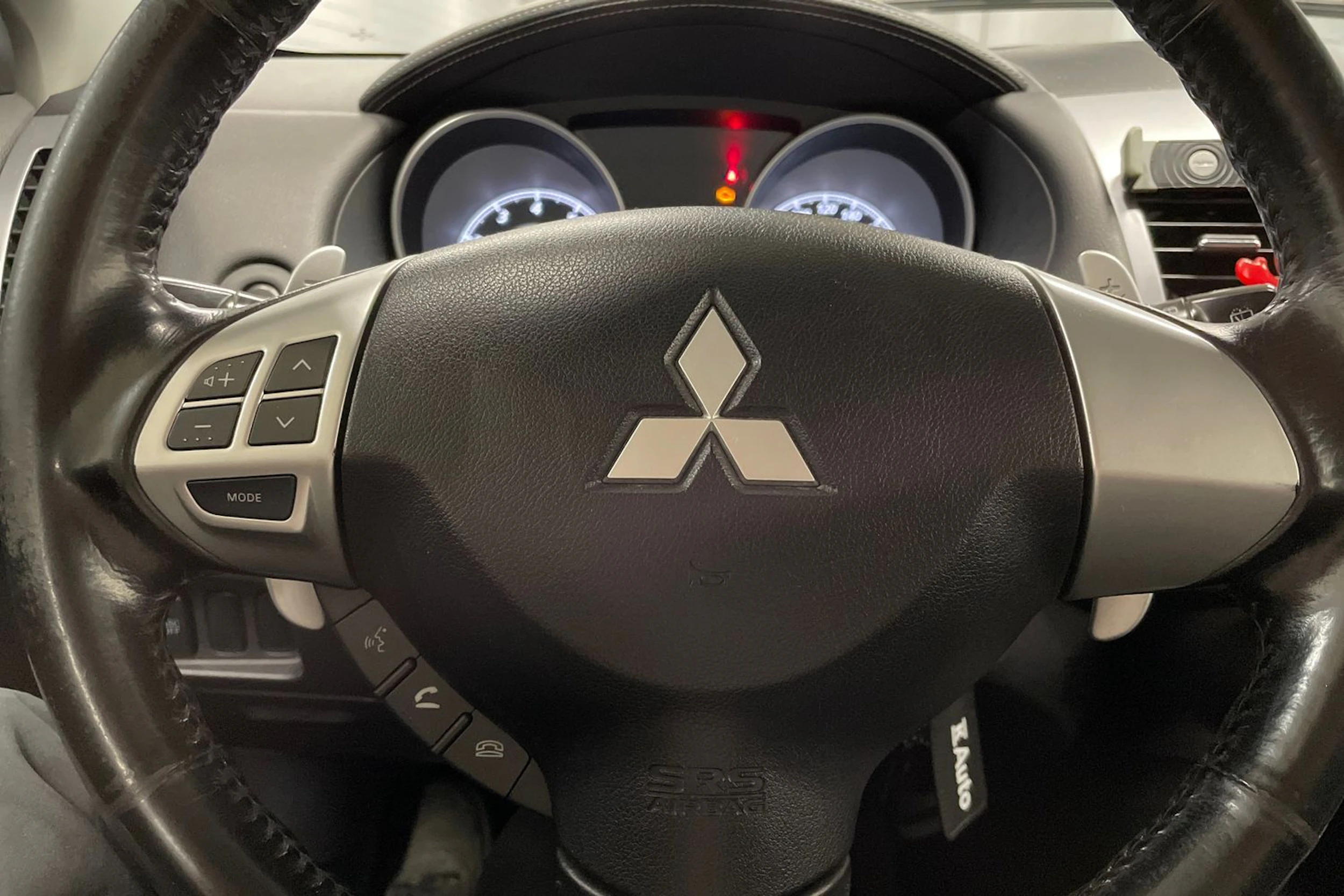 met. harmaa Mitsubishi Outlander 2010 kuva 16.