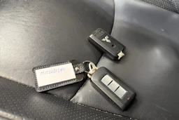 Harmaa Mitsubishi Outlander 2011 kuva 19.