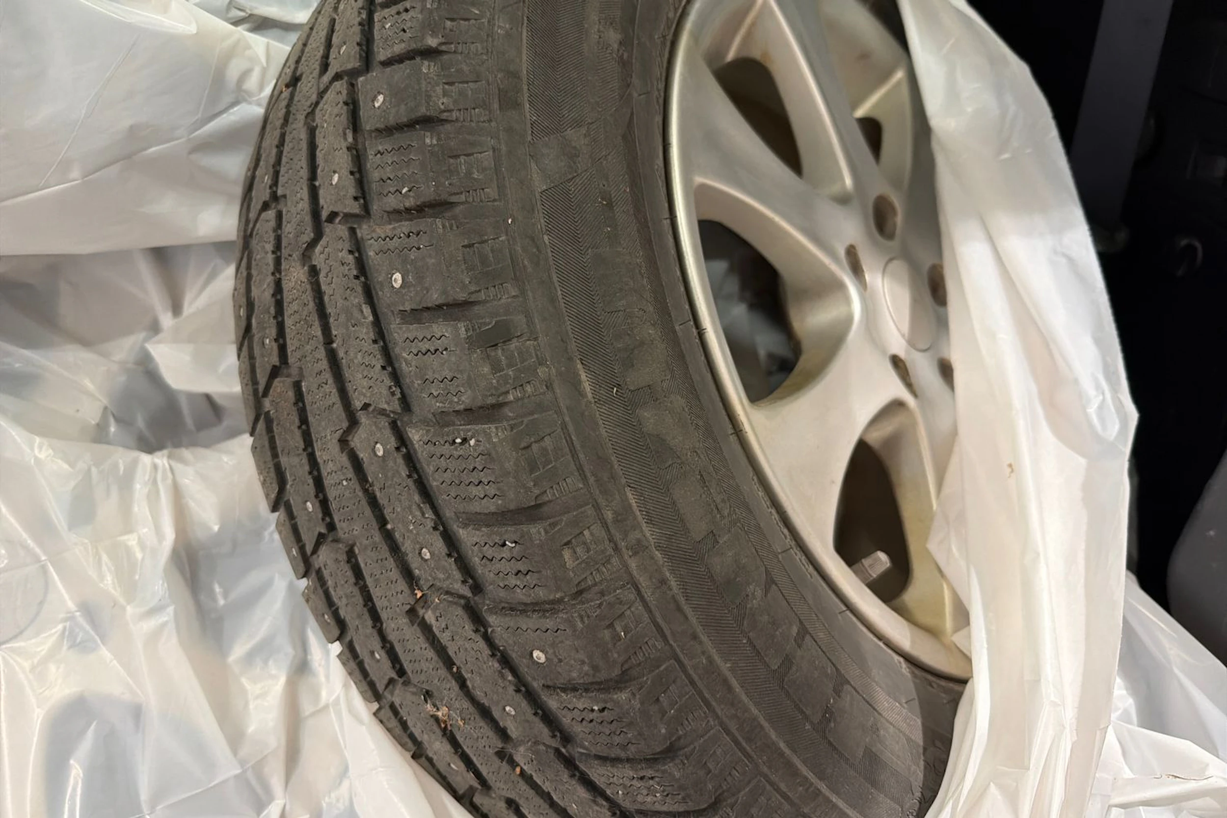 Harmaa Mitsubishi Outlander 2011 kuva 22.