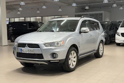 Harmaa Mitsubishi Outlander 2011 kuva 28.