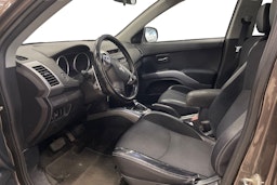 Ruskea (beige) Mitsubishi Outlander 2012 kuva 3.