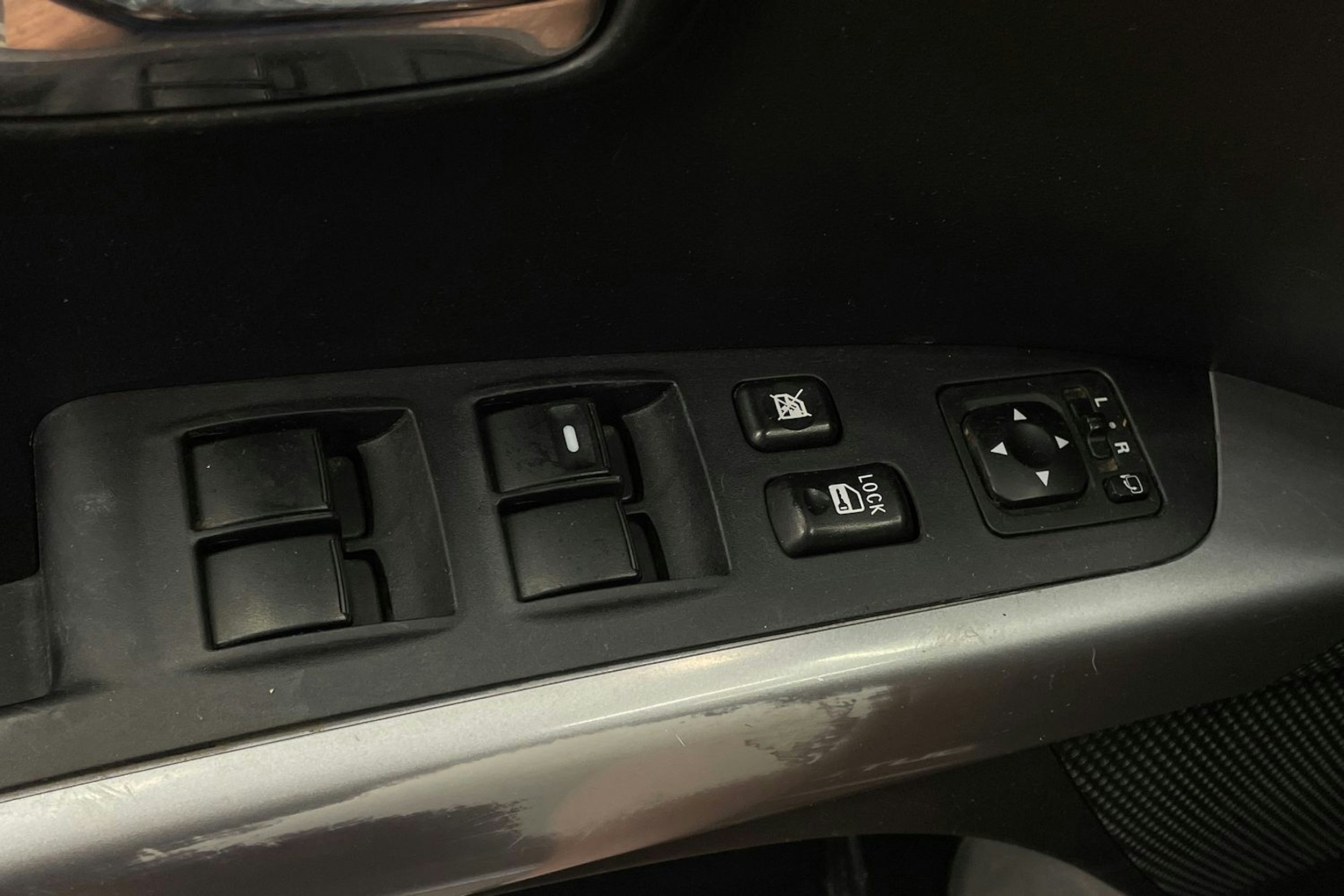 Ruskea (beige) Mitsubishi Outlander 2012 kuva 14.