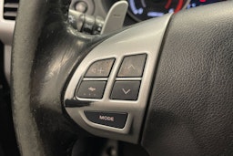 Ruskea (beige) Mitsubishi Outlander 2012 kuva 16.