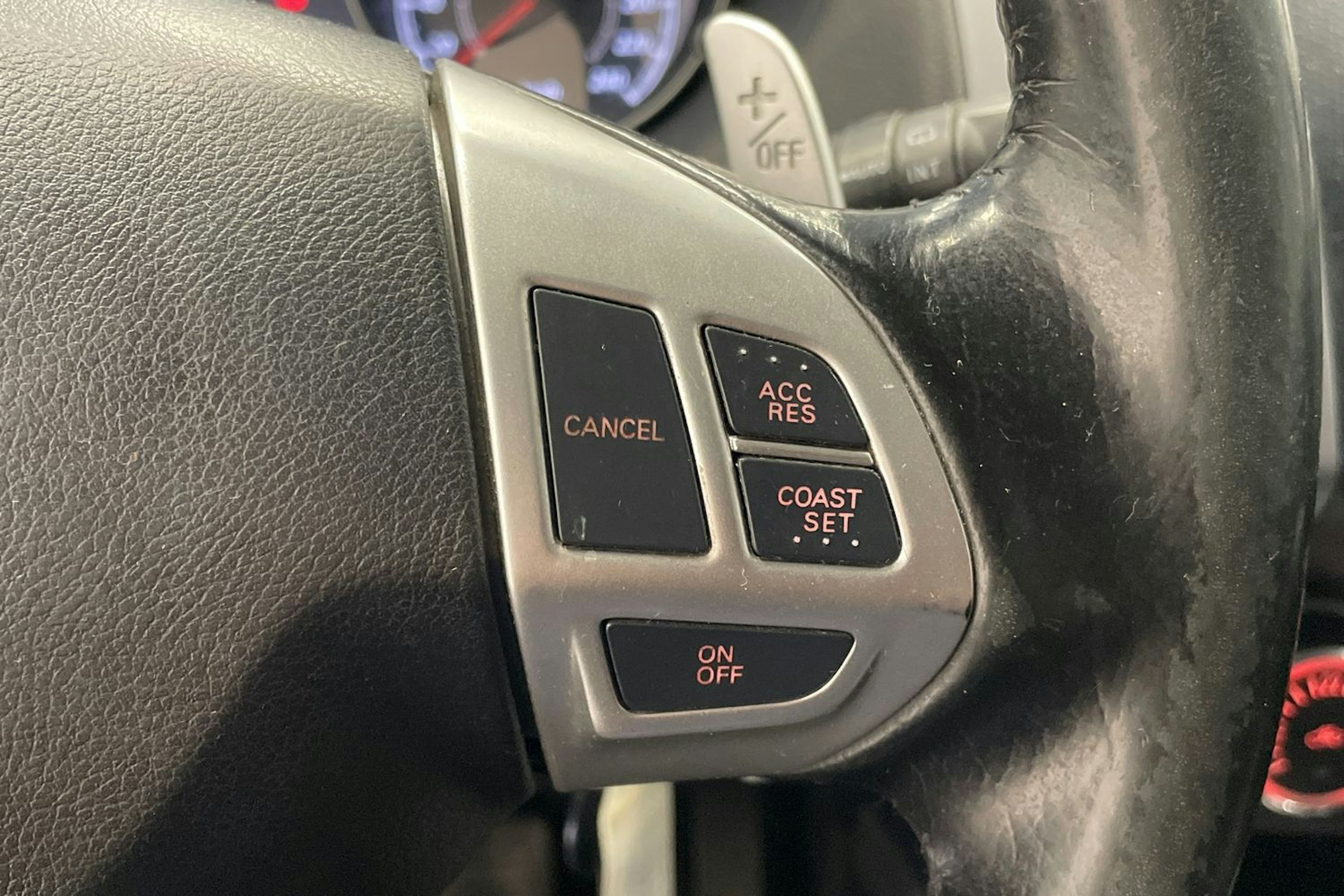 Ruskea (beige) Mitsubishi Outlander 2012 kuva 17.