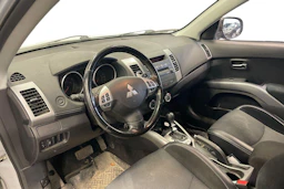 Harmaa Mitsubishi Outlander 2012 kuva 3.