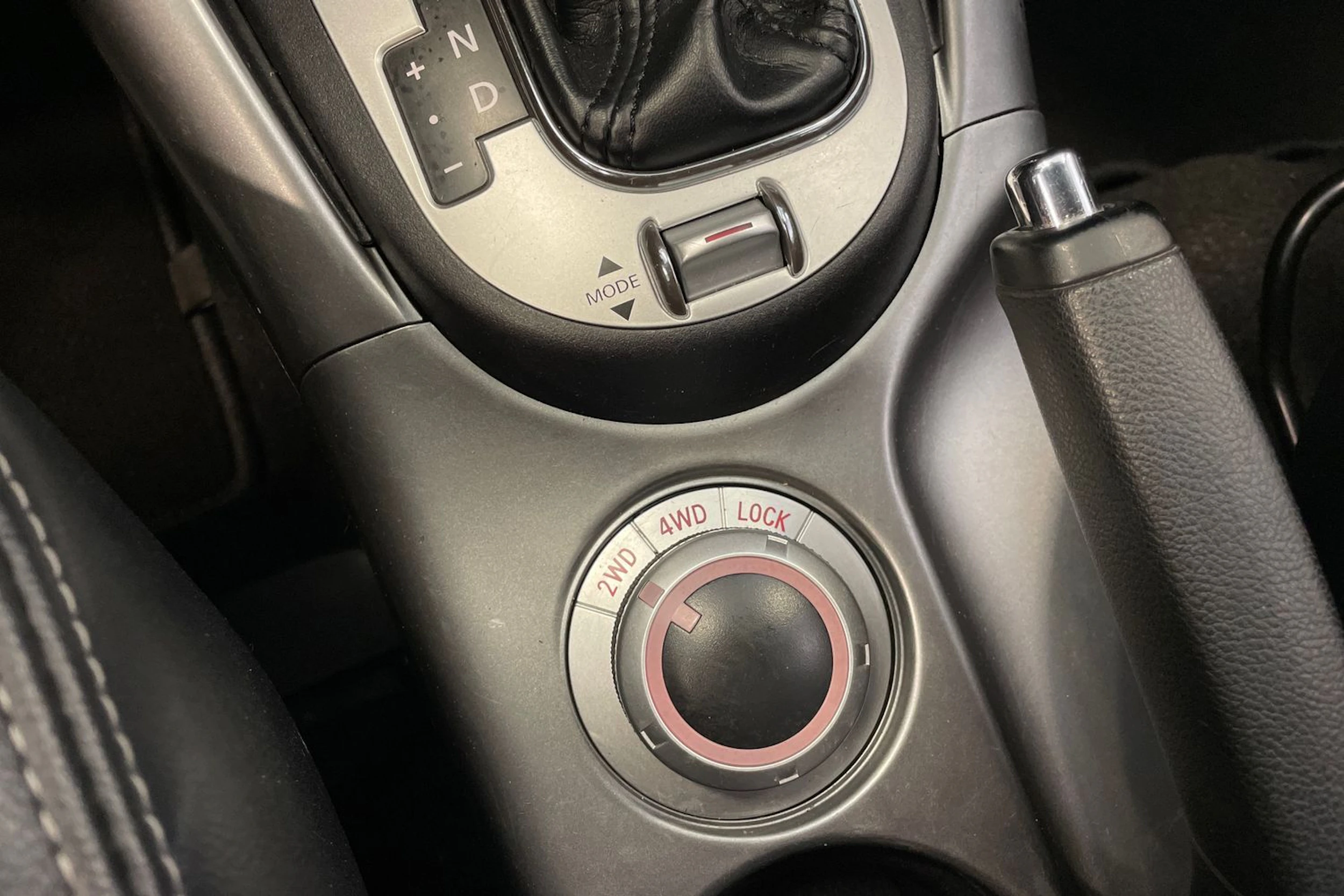 Harmaa Mitsubishi Outlander 2011 kuva 16.